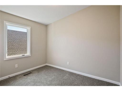 2050 W Broadway Avenue, Minneapolis, MN 55411