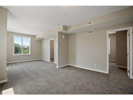 2050 W Broadway Avenue, Minneapolis, MN 55411