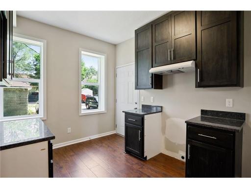 2050 W Broadway Avenue, Minneapolis, MN 55411