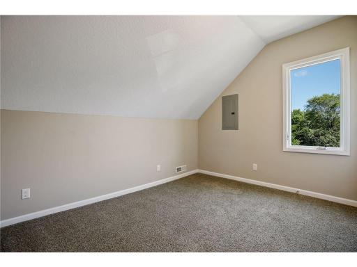 2050 W Broadway Avenue, Minneapolis, MN 55411