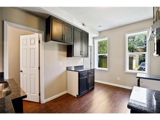 2050 W Broadway Avenue, Minneapolis, MN 55411