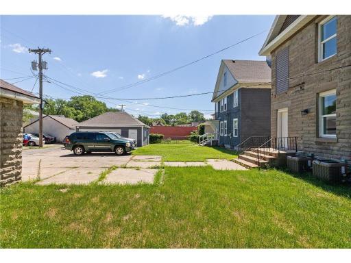 2050 W Broadway Avenue, Minneapolis, MN 55411
