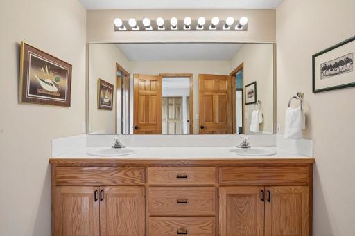 10215 Bluff Road, Eden Prairie, MN 55347