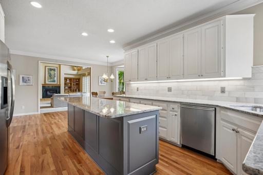 10215 Bluff Road, Eden Prairie, MN 55347