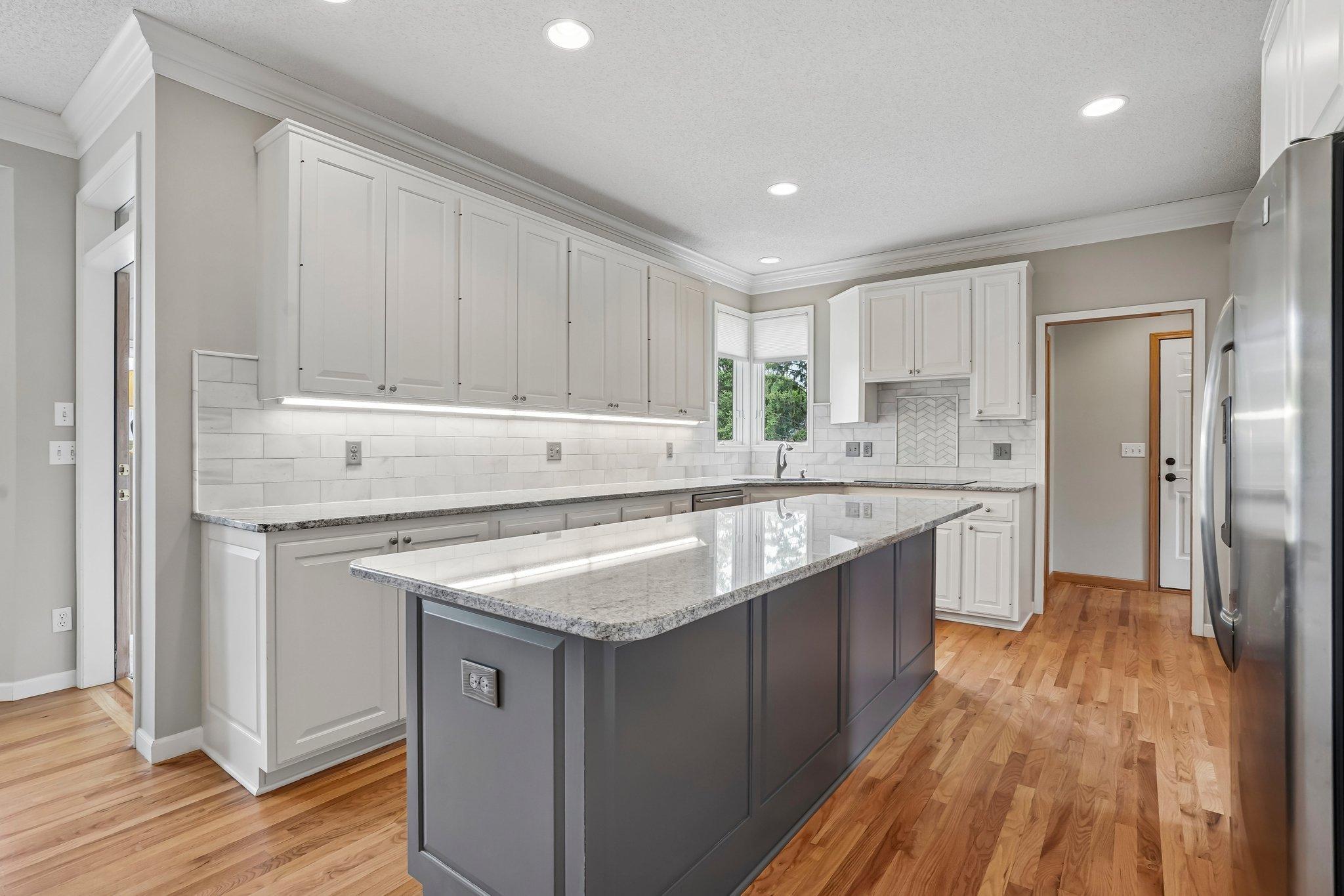 24-web-or-mls-Bluff Rd-S2305-024.jpg