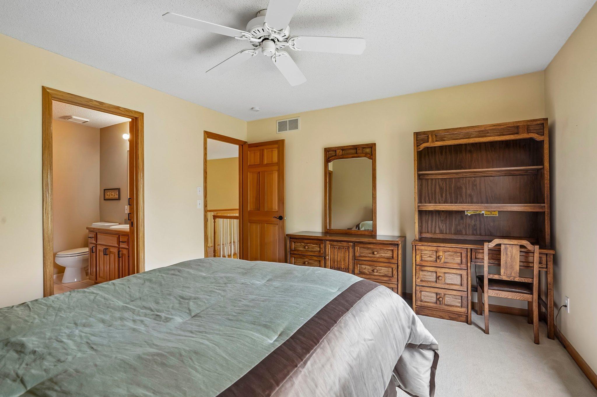 64-web-or-mls-Bluff Rd-S2305-064.jpg