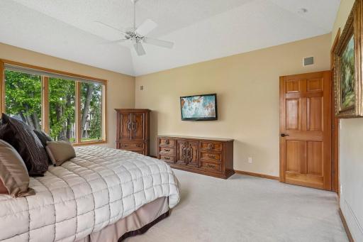 10215 Bluff Road, Eden Prairie, MN 55347