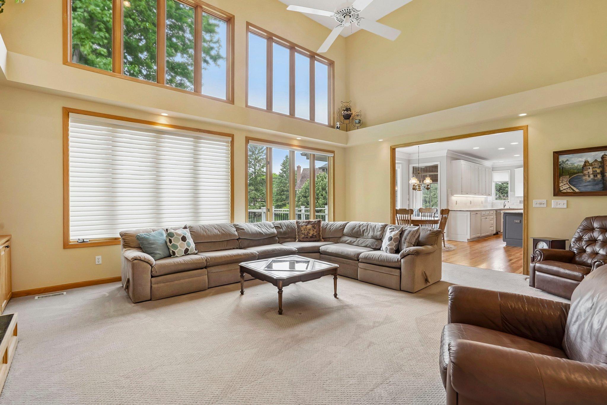 8-web-or-mls-Bluff Rd-S2305-008.jpg