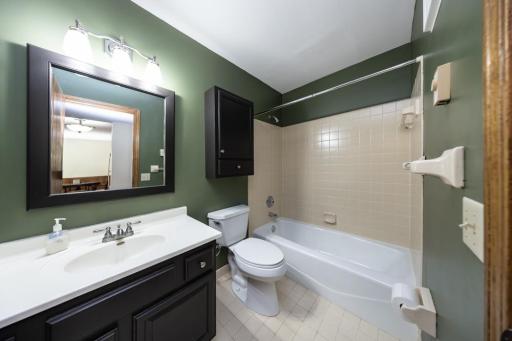 723 Larpenteur Avenue E, 723A, Maplewood, MN 55117