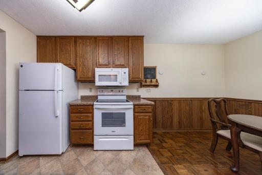 723 Larpenteur Avenue E, 723A, Maplewood, MN 55117