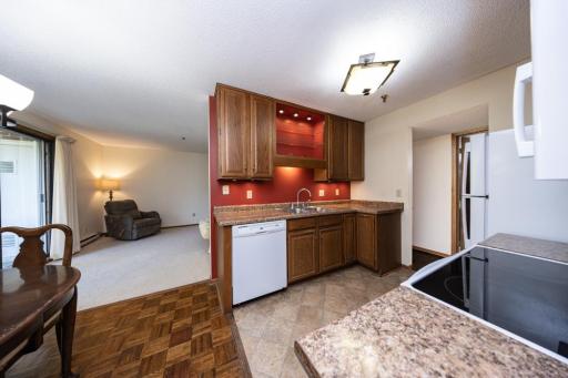723 Larpenteur Avenue E, 723A, Maplewood, MN 55117