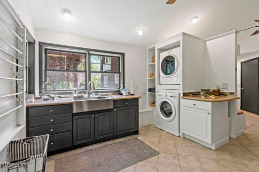 8660 Black Maple Drive, Eden Prairie, MN 55344