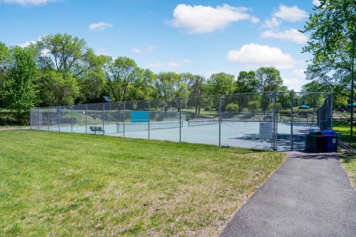 8660 Black Maple Drive, Eden Prairie, MN 55344