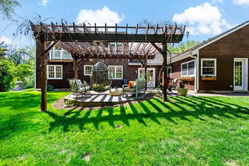 8660 Black Maple Drive, Eden Prairie, MN 55344