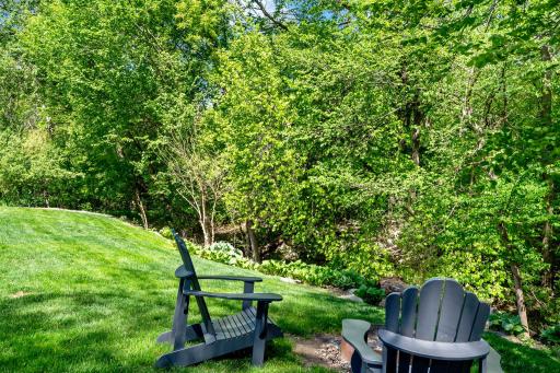 8660 Black Maple Drive, Eden Prairie, MN 55344