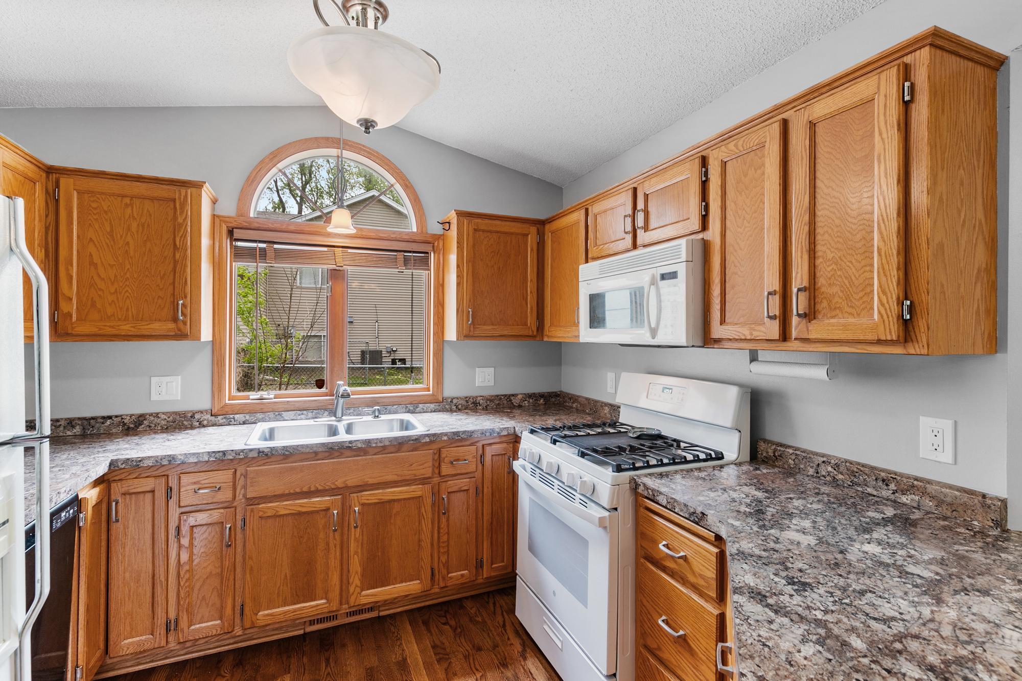 Kitchen - Pic 1 of 2