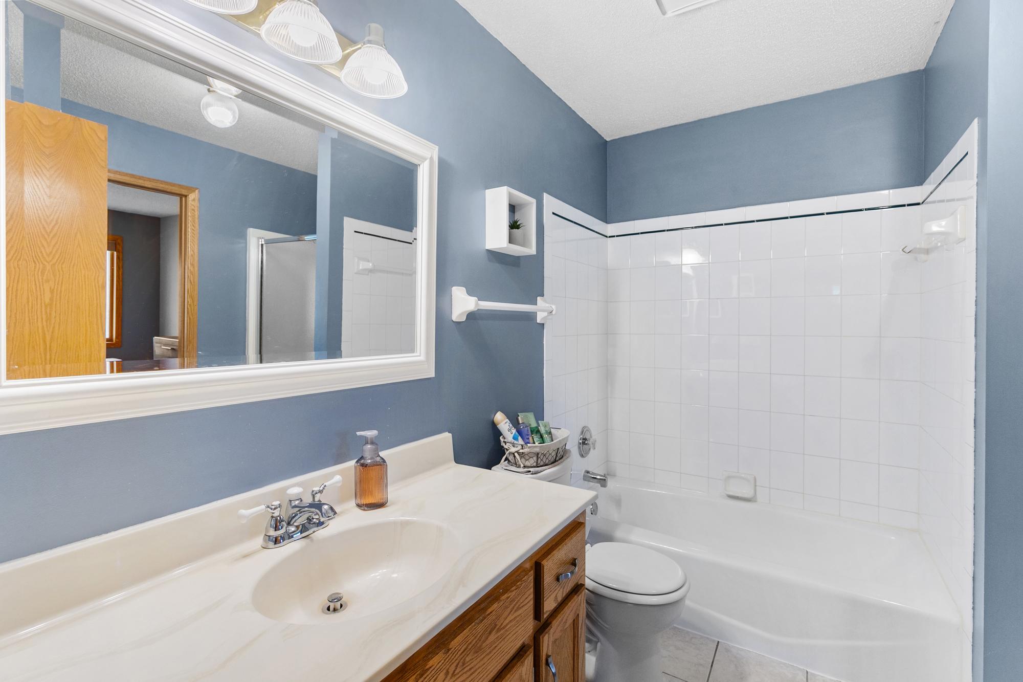 Upper Full Bathroom