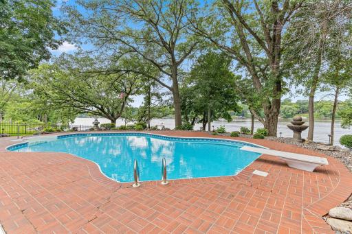 10810 Mississippi Boulevard NW, Minneapolis, MN 55433