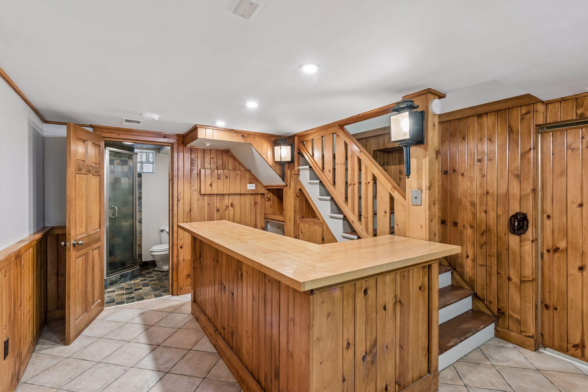 Tile flooring and a custom bar for your hobbyist