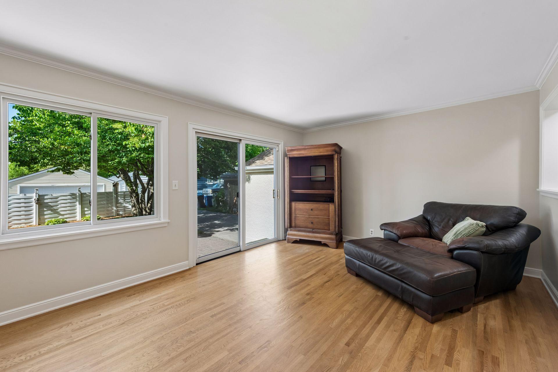 Sliding doors to the back patio and yard and your grill?