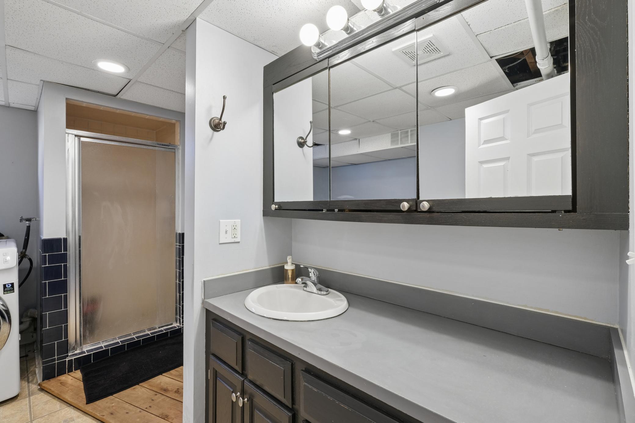Lower Level 3/4 Bath