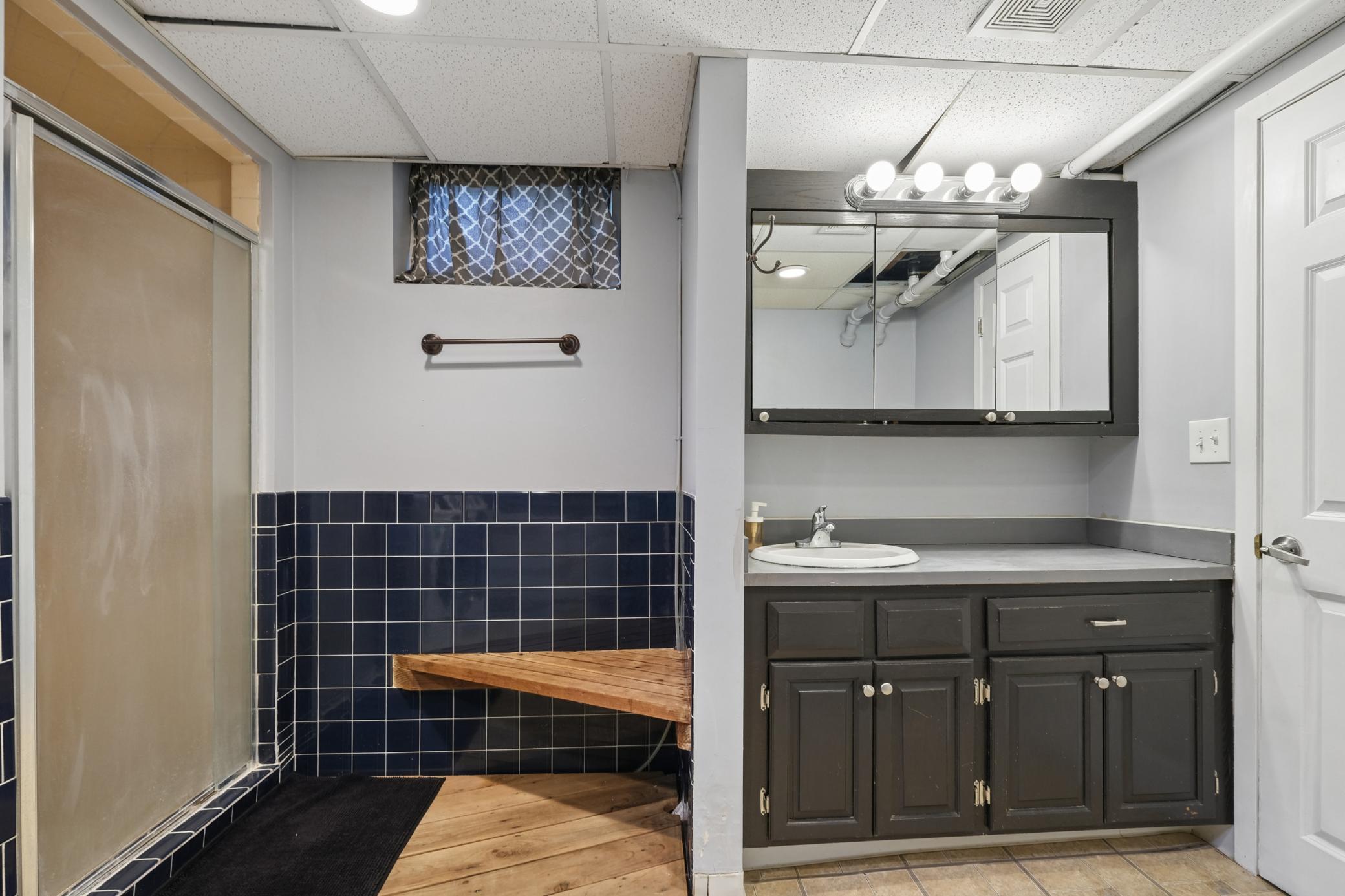 Lower Level 3/4 Bath