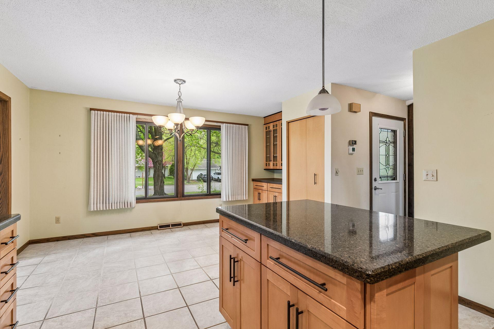 Spacious eat-in kitchen