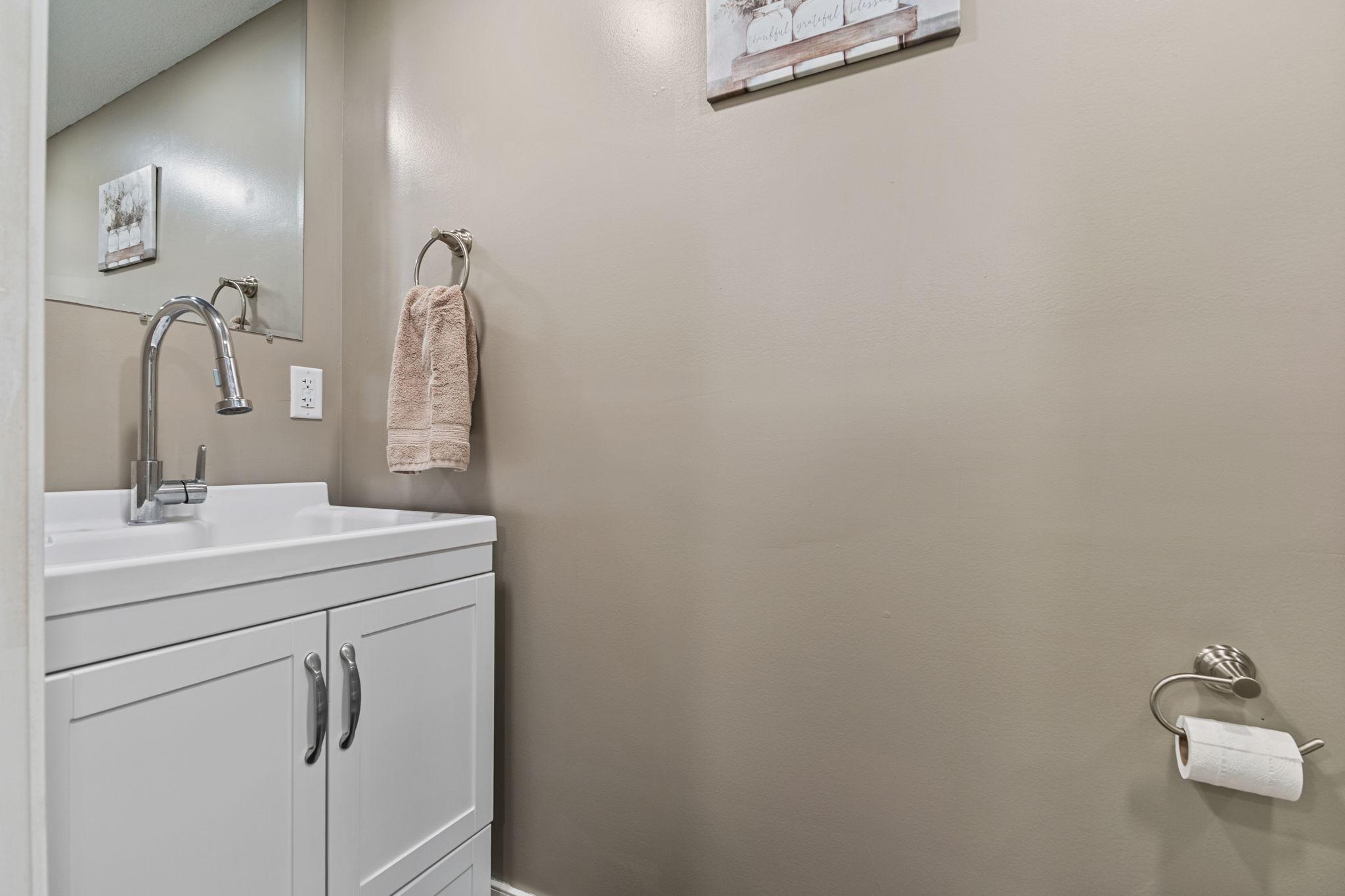 Vivid Spaces_7310 Inman Ave S_30.jpg