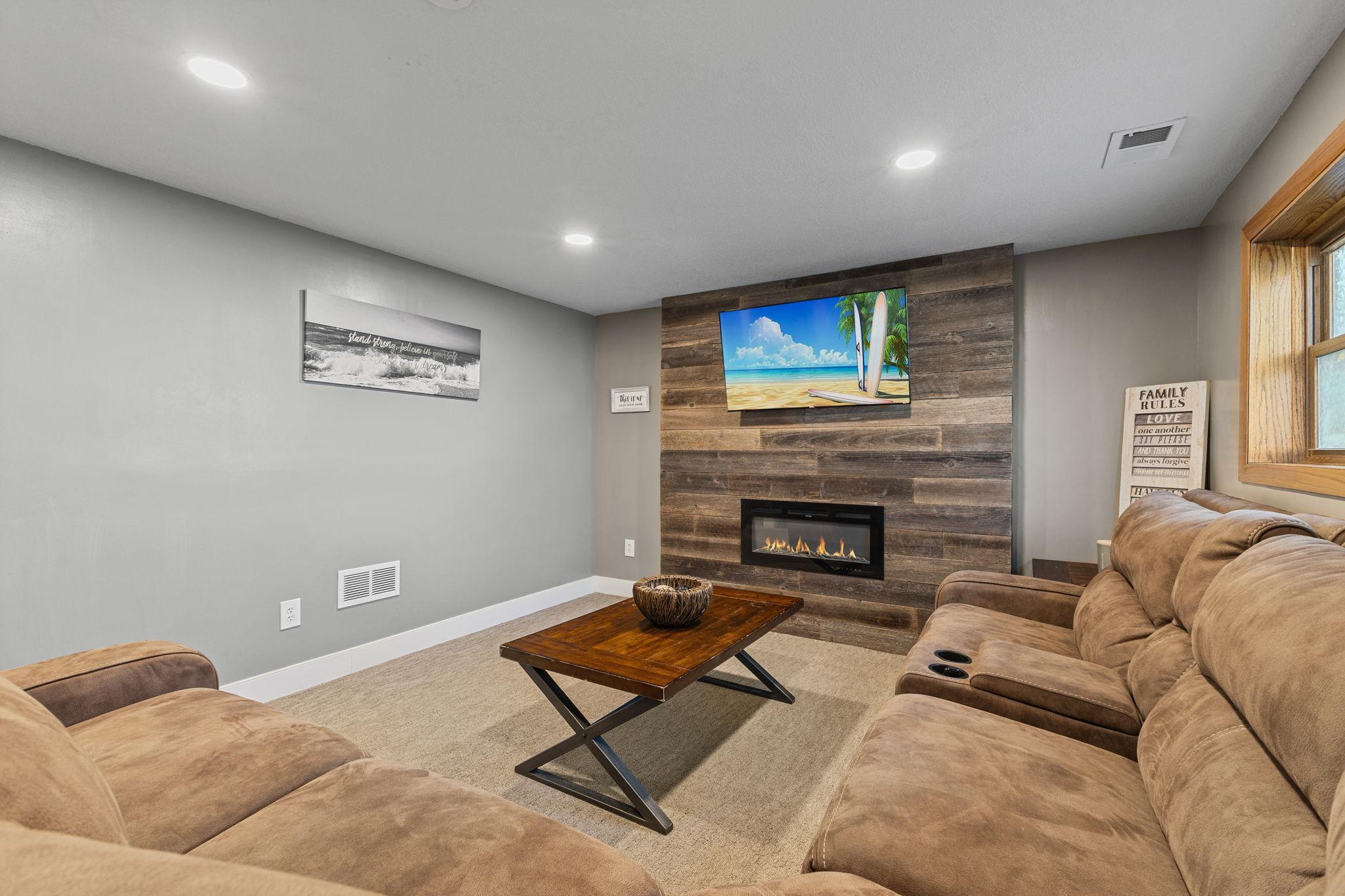 Vivid Spaces_7310 Inman Ave S_24.jpg