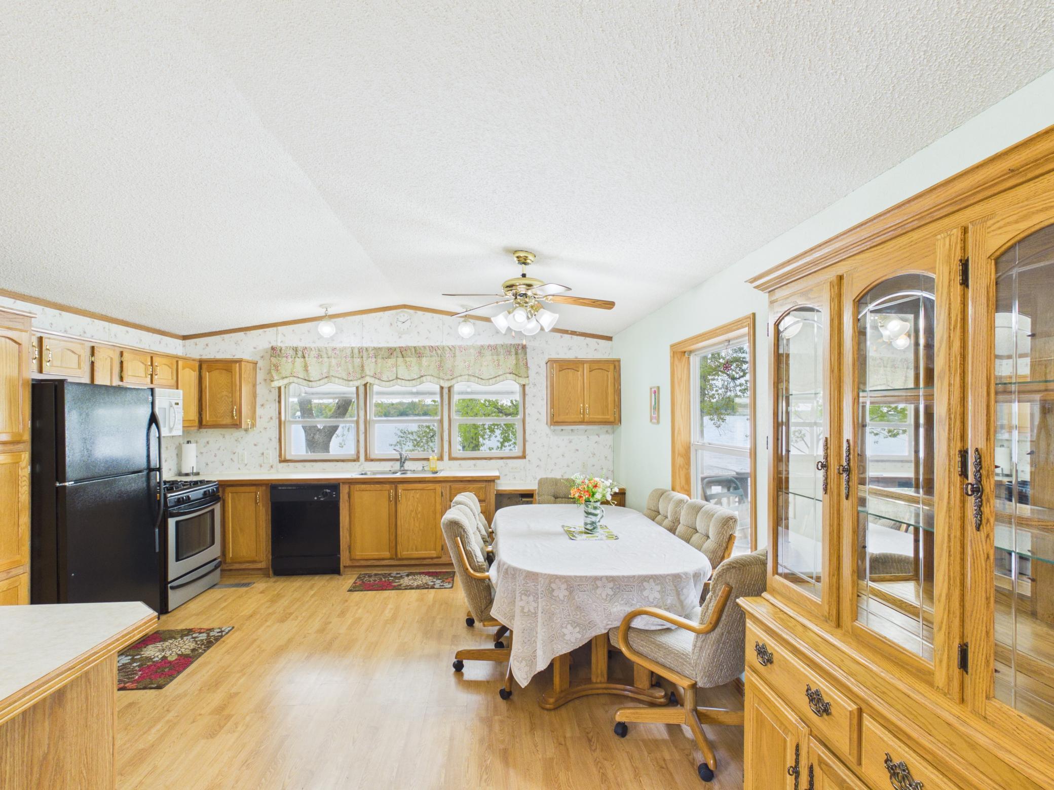 Kitchen 4.jpg