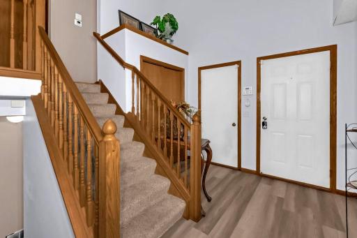 1220 Dupont Lane N, Minneapolis, MN 55444