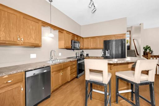 1220 Dupont Lane N, Minneapolis, MN 55444