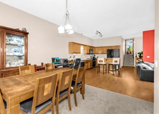 1220 Dupont Lane N, Minneapolis, MN 55444