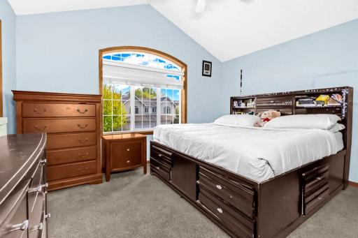 1220 Dupont Lane N, Minneapolis, MN 55444