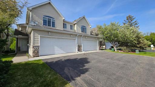 1220 Dupont Lane N, Minneapolis, MN 55444