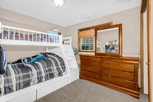 1220 Dupont Lane N, Minneapolis, MN 55444