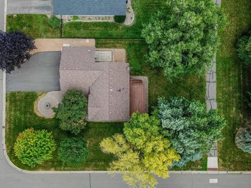 Birdseye view of City of Parks walking path. Walk to Lions Park, Downtown, Bike trails.