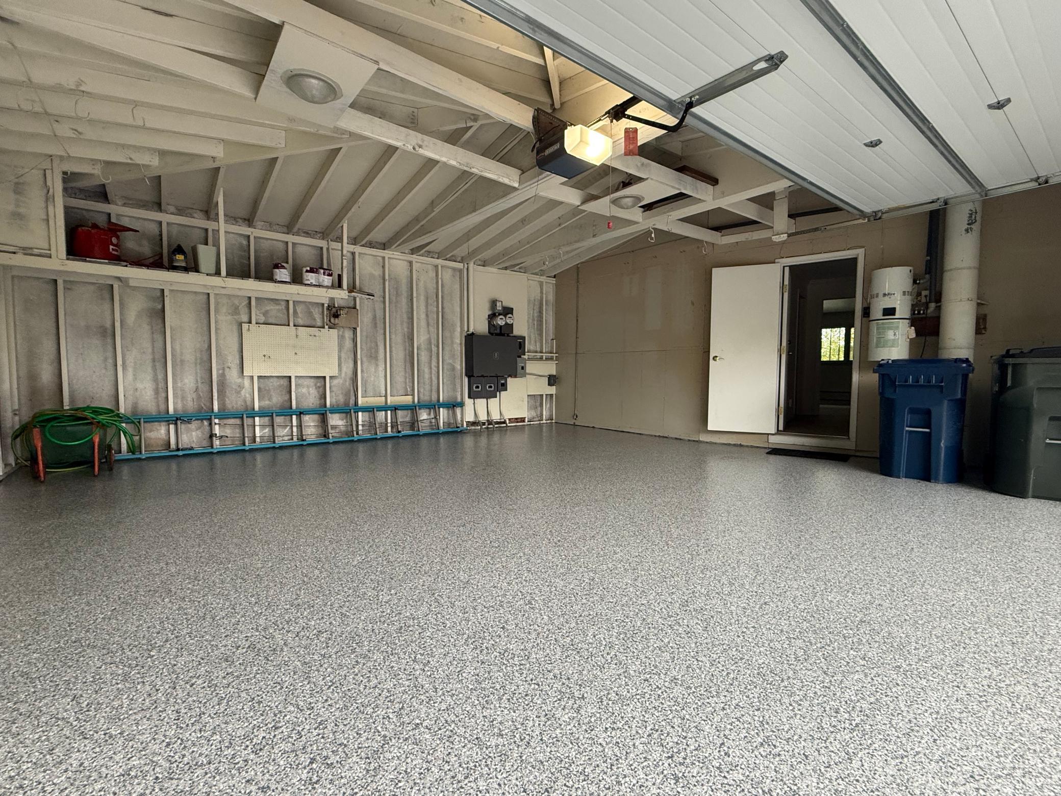 attached garage (new floor)