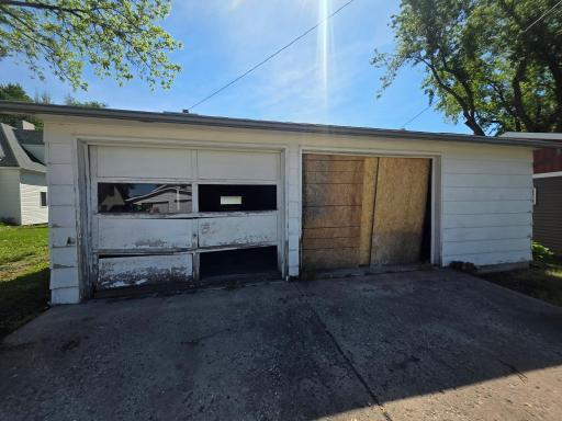 844 S 1st Avenue, Gibbon, MN 55335