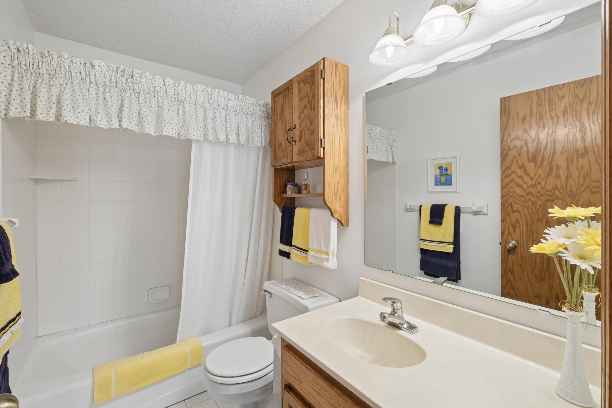 Upper level full bath