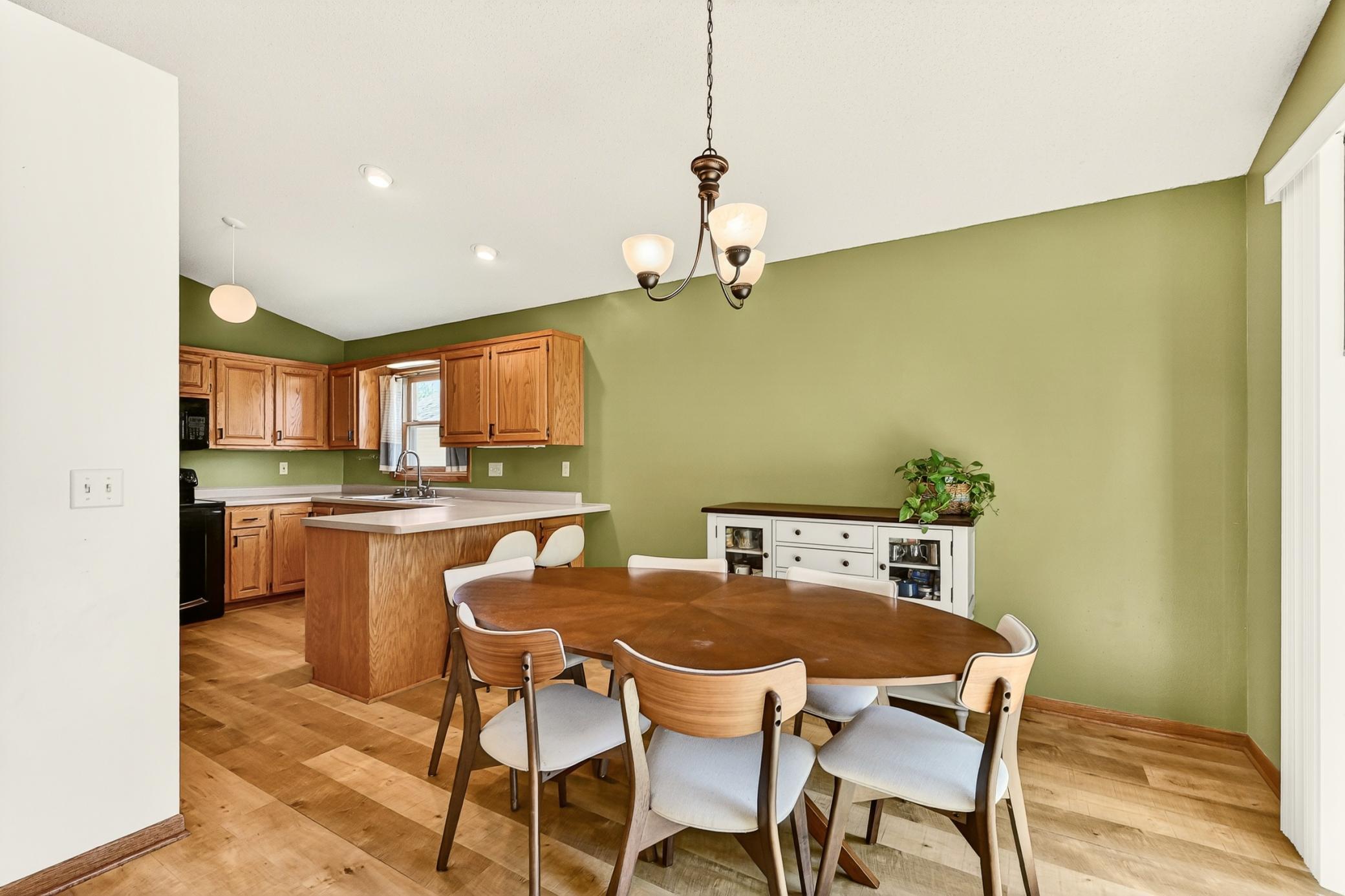 Dining/Kitchen