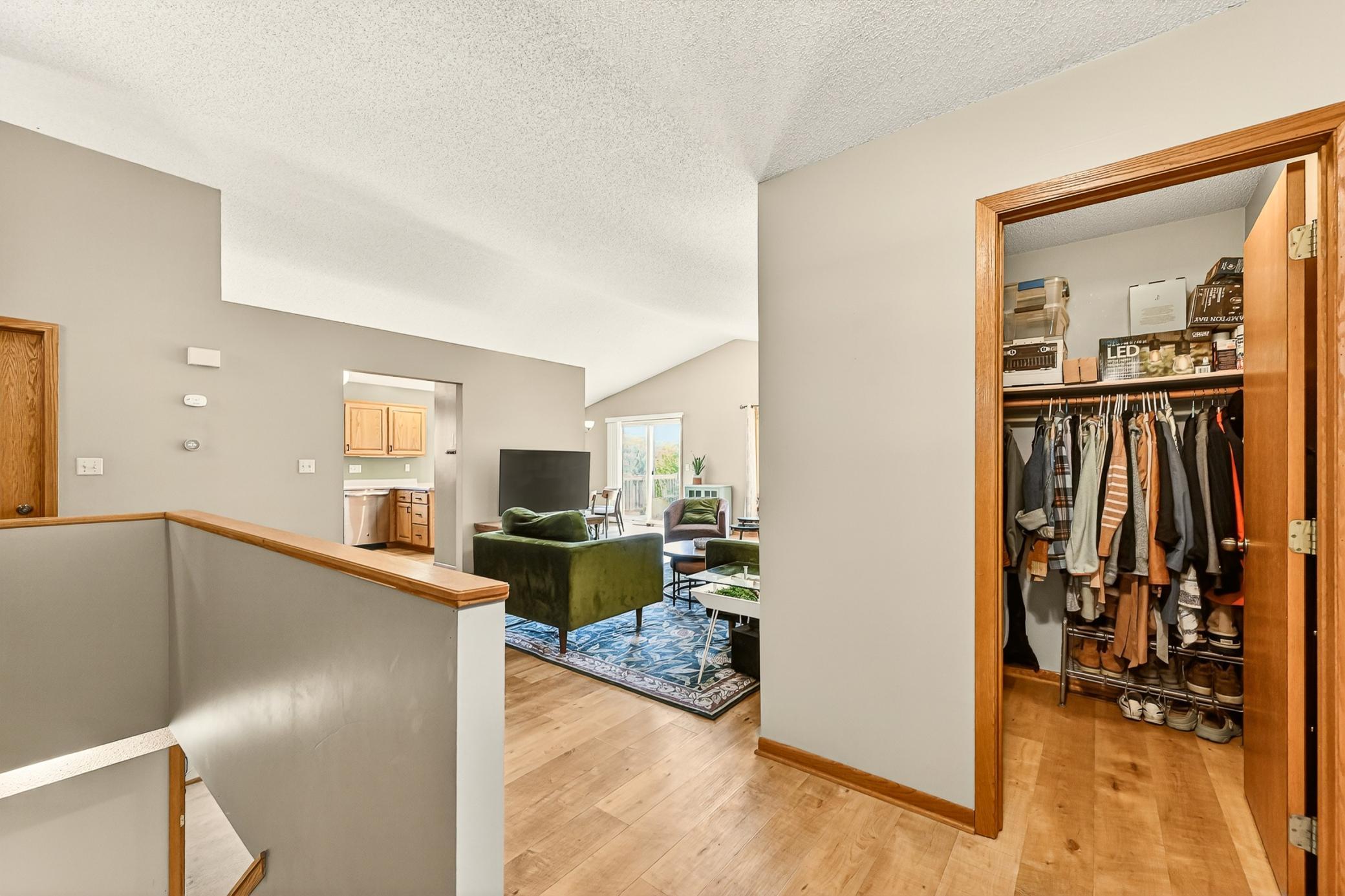 Large Walk In Entry Closet
