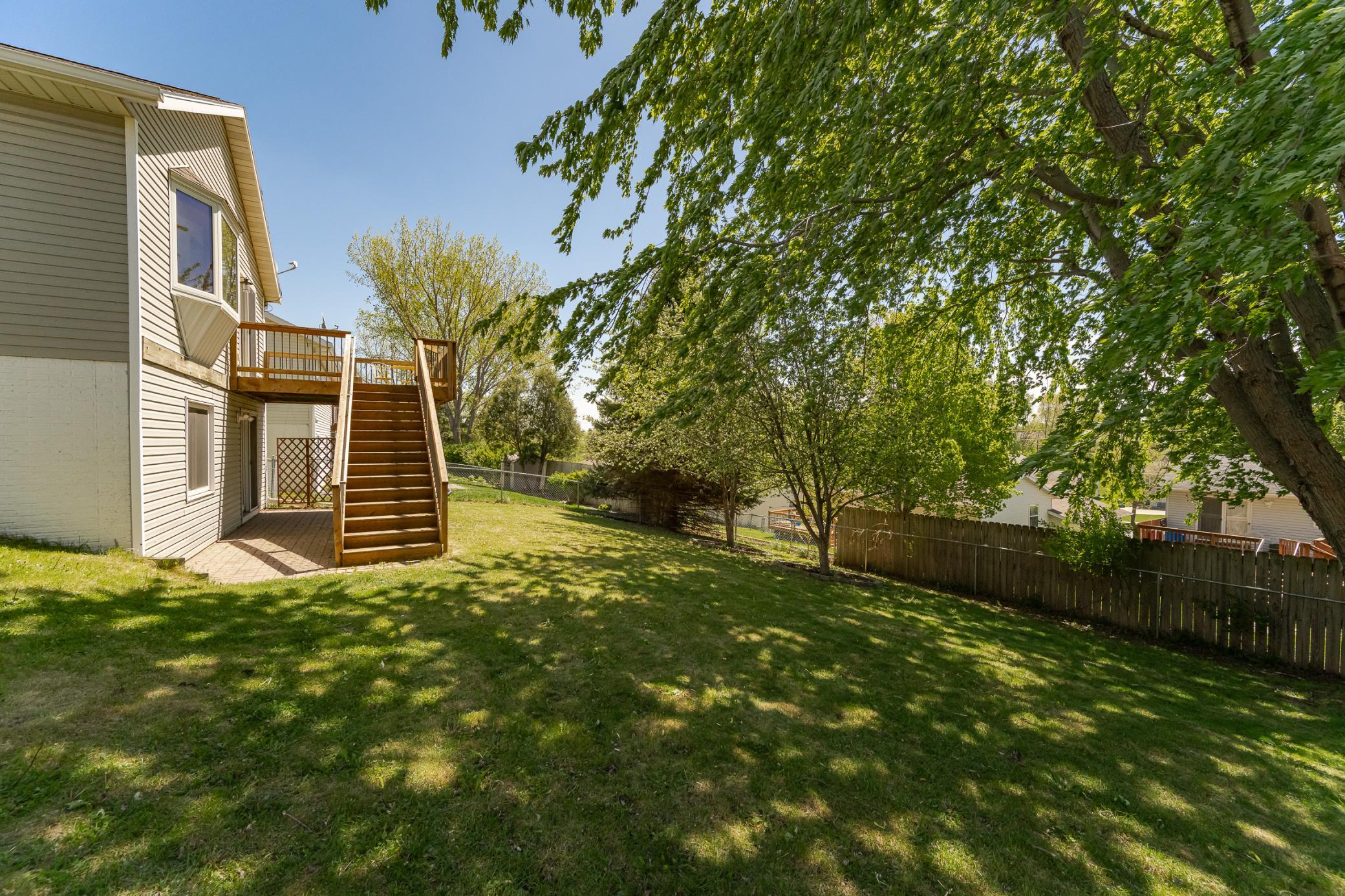 Deck to Back Yard
