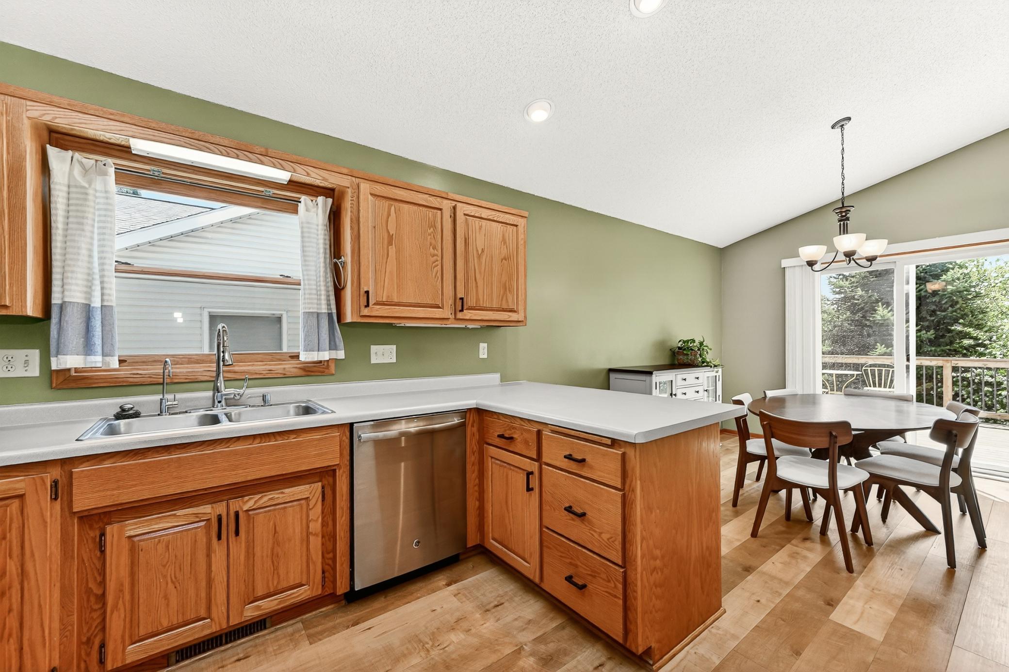 Kitchen/Dining Area