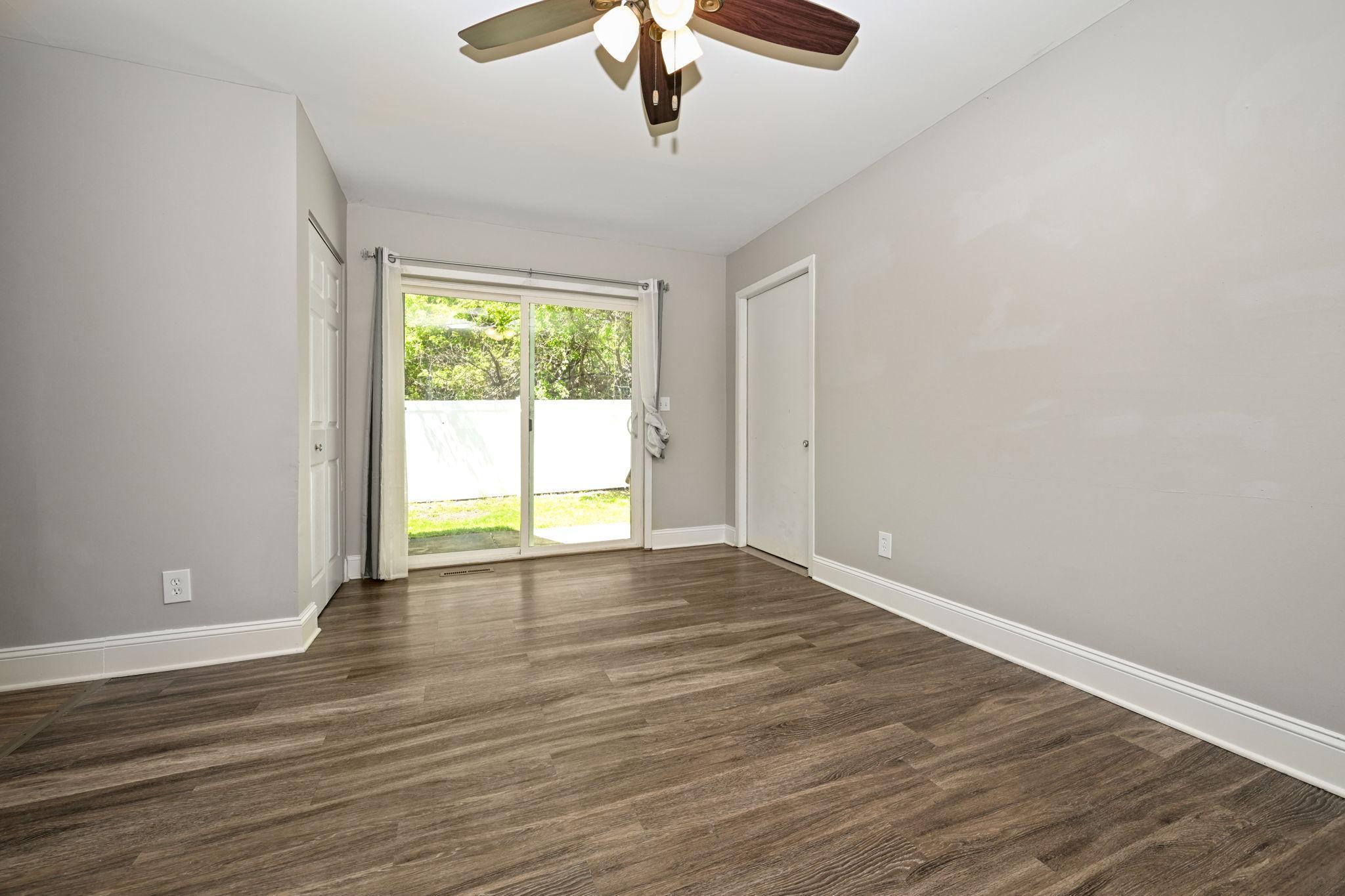 10-web-or-mls-740 Main St W 010Full.jpg