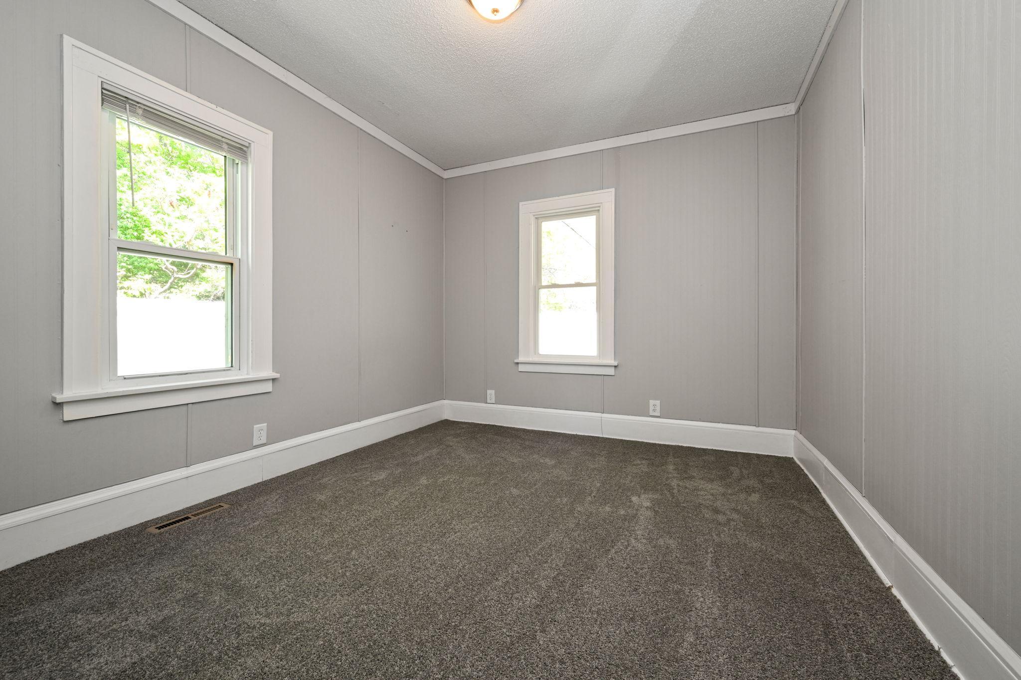 12-web-or-mls-740 Main St W 012Full.jpg