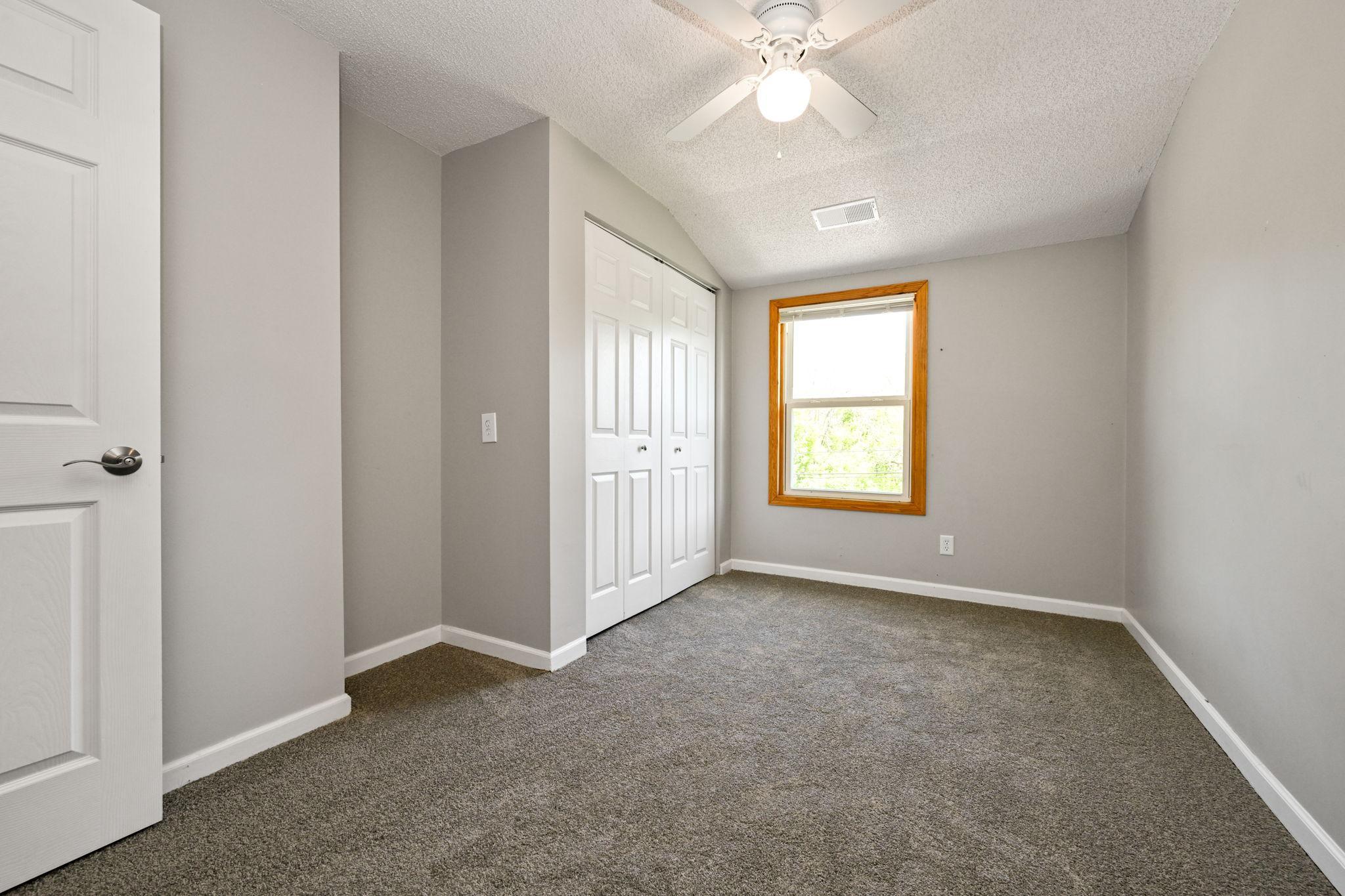 21-web-or-mls-740 Main St W 021Full.jpg
