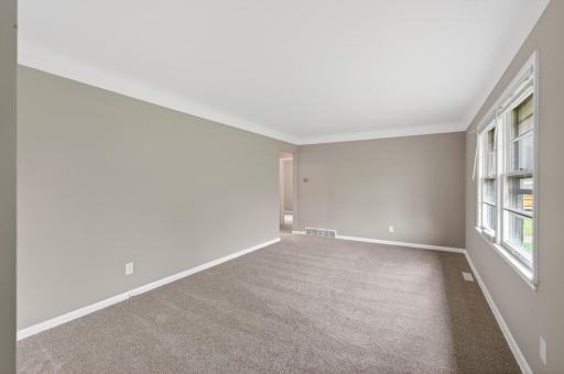 831 Howard Street N, Saint Paul, MN 55119