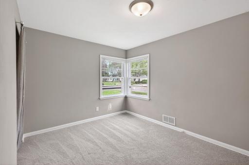 831 Howard Street N, Saint Paul, MN 55119