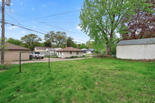 831 Howard Street N, Saint Paul, MN 55119